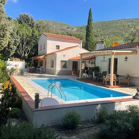 Le Chene Frühstückspension Enguera