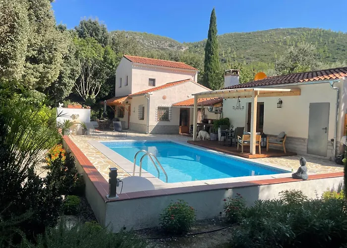Le Chene Bed & Breakfast Enguera